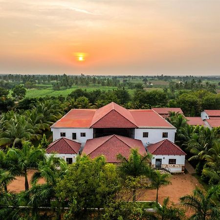 Hotel Sterling Banashree Badami Extérieur photo