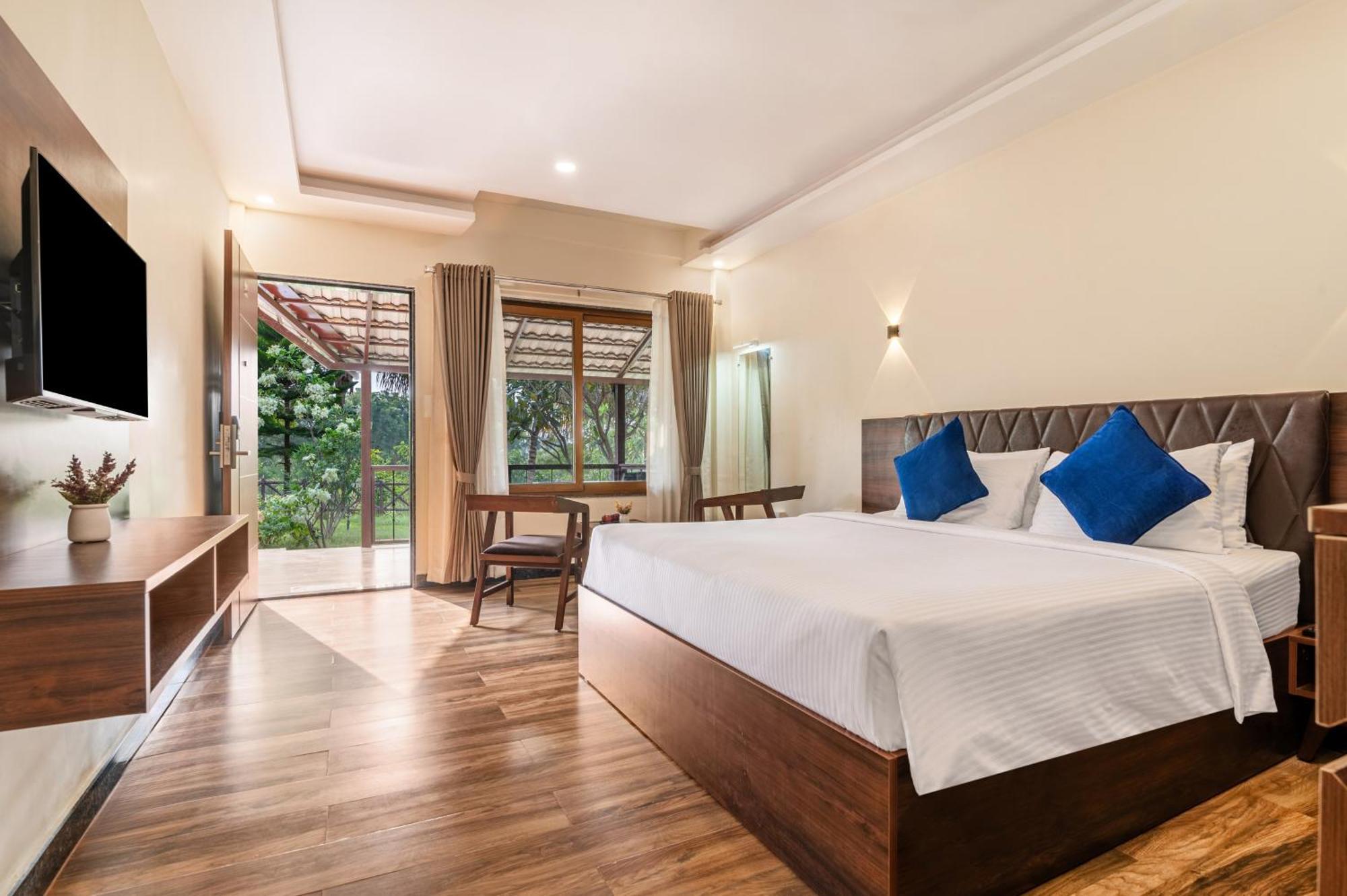 Hotel Sterling Banashree Badami Extérieur photo